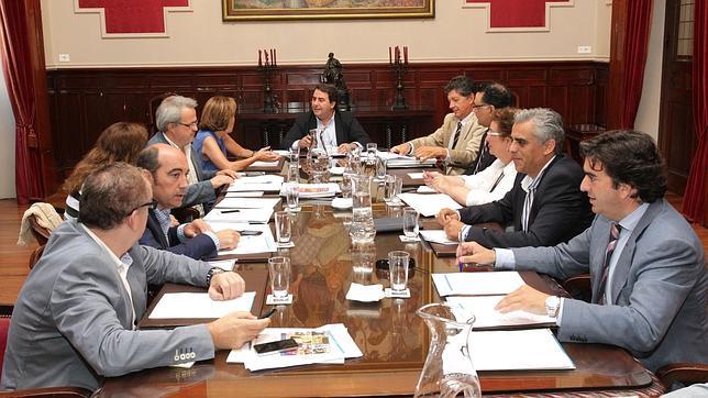 El ayuntamiento de La Coruña da el paso definitivo en O Parrote y La Marina