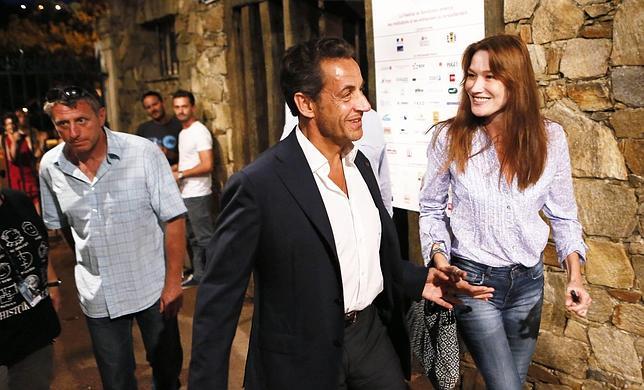 Carla Bruni, estupenda a los 45