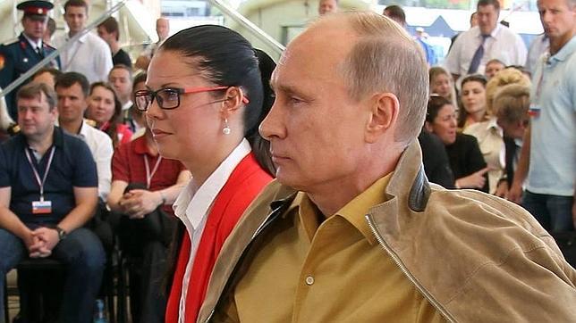 Putin viaja a Roma para apoyar a Berlusconi tras su condena