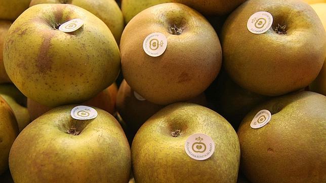 Una mujer compra dos iPhones por 1.300 dólares en Internet y recibe dos manzanas