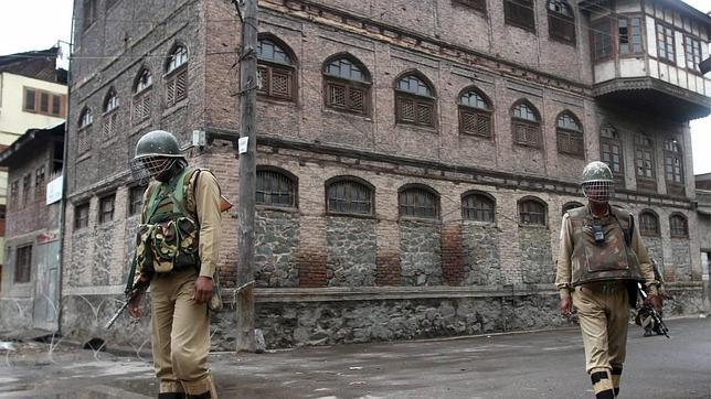 La India acusa a Pakistán de matar a cinco soldados suyos en Cachemira
