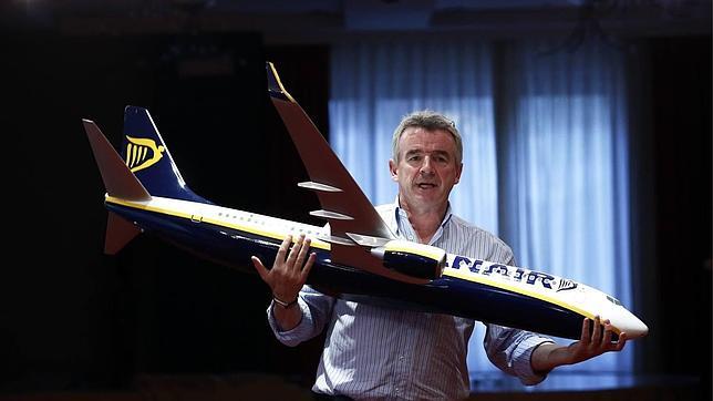 Rumbo y Ryanair se acusan mutuamente de duplicar las tarifas a Santiago tras el accidente ferroviario