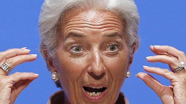Lagarde, que propone bajar salarios en España, se subió el sueldo un 11% al llegar al FMI