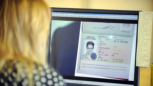 EE.UU. manifiesta su «profunda decepción» por el asilo de Rusia a Snowden