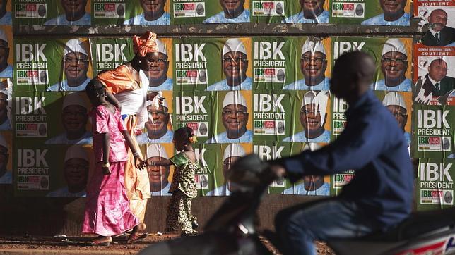 Mali elige hoy a su presidente entre dos exministros