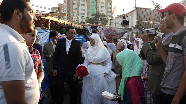 El Gobierno egipcio opta por la retirada gradual de las acampadas islamistas