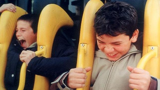 Juan José Ballesta (izquierda) en la película «El Bola, que grabó una de sus escenas en el Parque de atracciones