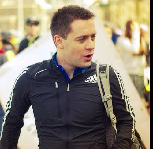 Dimite el director de Amnistía Internacional por bromear con dolencias mentales en la Red