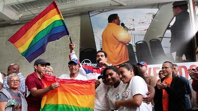 Maduro acusa a Capriles de ser cómplice de una red de corrupción y prostitución homosexual