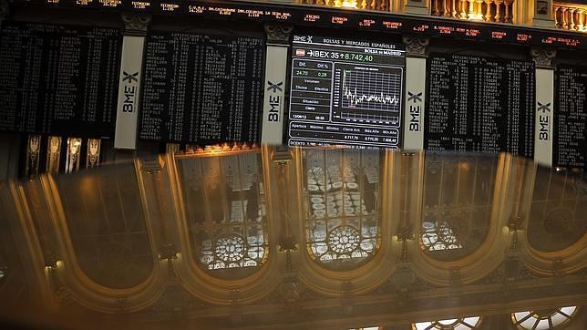 La bolsa española baja el 1,86 % lastrada por la banca e Italia