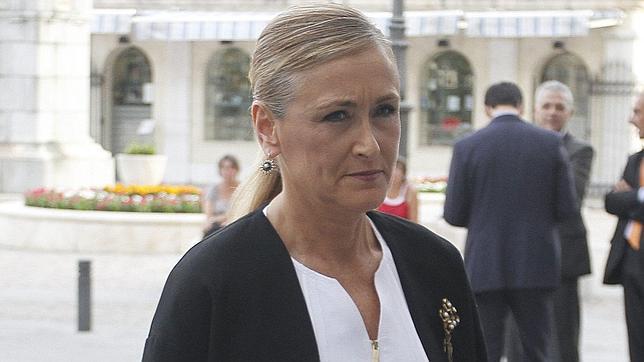 La delegada del Gobierno, Cristina Cifuentes, herida grave en un accidente de moto