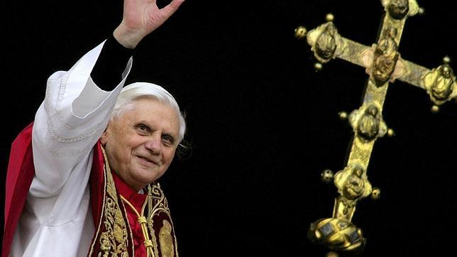 Ratzinger dice que fue Dios quien le dijo que renunciara al pontificado