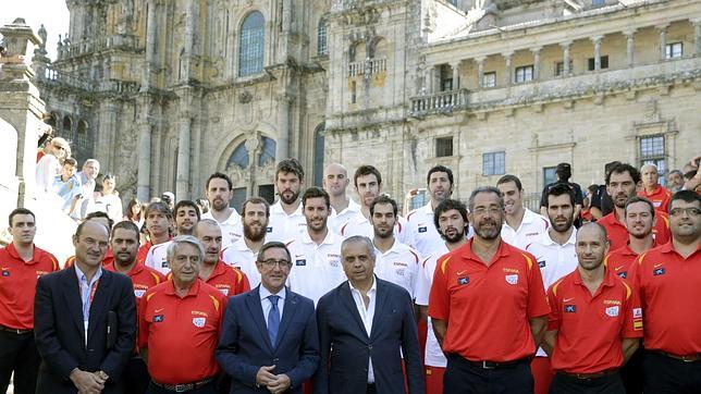 La ÑBA homenajea a las víctimas del accidente de Santiago en la Catedral