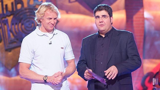 Bultó junto a Florentino Fernández en el Club de la Comedia