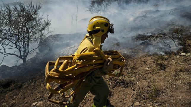Alerta de Nivel 1 en un fuego que arrasa casi 900 hectáreas de terreno en Cualedro