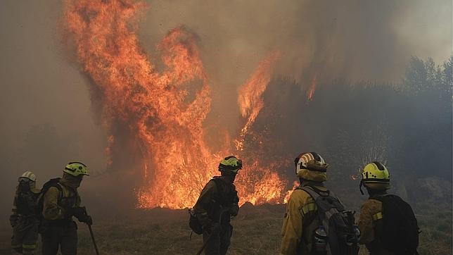 Controlados los fuegos que arrasaron más de 2.000 hectáreas de terreno en Cualedro