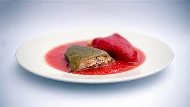 Una conservera viguesa, primera del mundo en elaborar pimientos del piquillo rellenos de chanquete