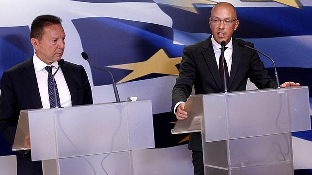 Grecia reconoce la posibilidad de un tercer rescate, aunque dice que «sin condiciones»