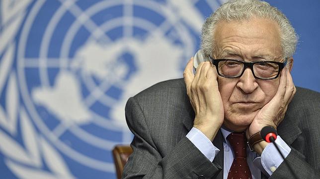 Brahimi advierte de que un posible ataque a Siria requiere el aval de la ONU