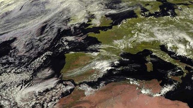 Las últimas tormentas de agosto dejan 19 provincias en alerta y destrozos en el este de España