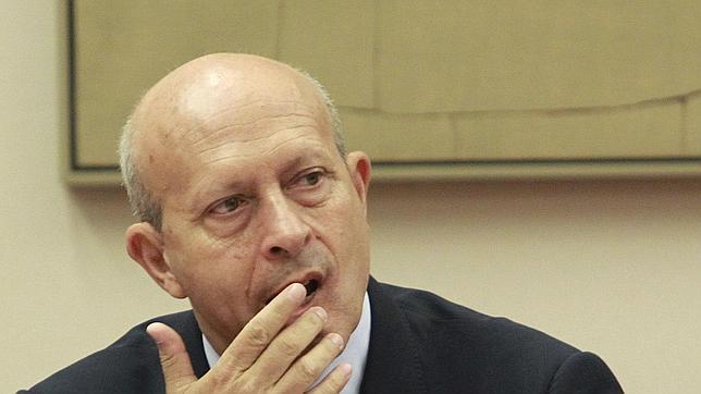 El ministro de Educación defiende hoy en el Congreso su proyecto de becas