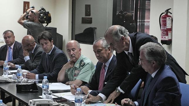 Interior constata que Gibraltar no ha lanzado más bloques al mar