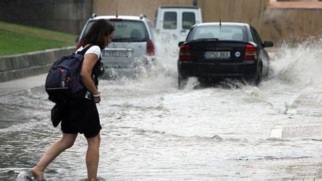 Alerta en 19 provincias por lluvias y tormentas fuertes, en una jornada con mínimas de hasta 8 grados