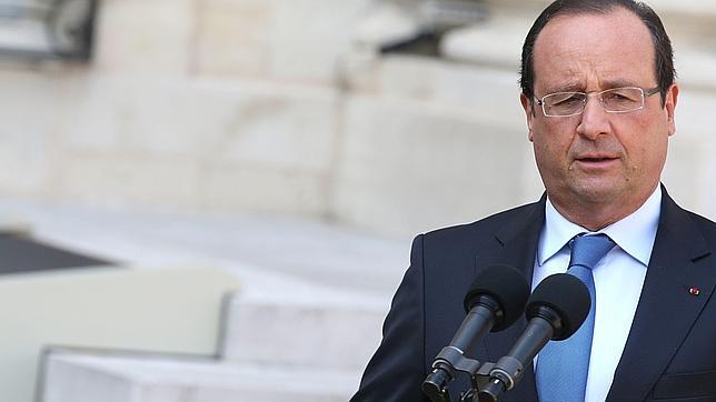 Hollande: «Francia está dispuesta a intervenir en Siria aunque no lo haga Reino Unido»