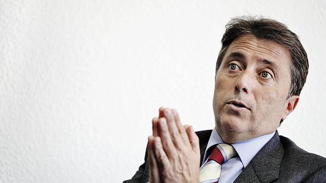 Cervera deja su escaño en el PP y abandona la política