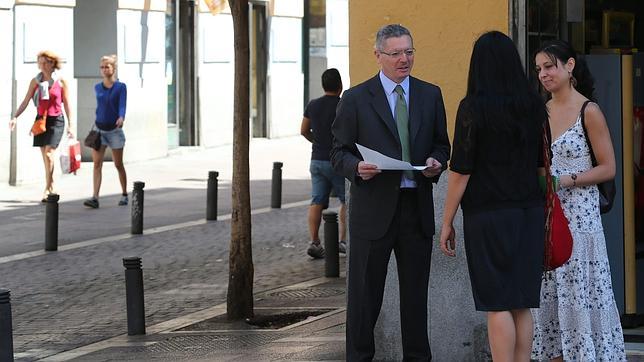 Gallardón: «Rubalcaba no cuenta con todo el PSOE para apoyarle en una moción de censura»