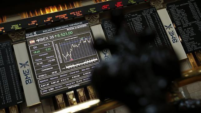 El IBEX 35 abre septiembre superando los 8.400 puntos y con la prima de riesgo por debajo de los 260