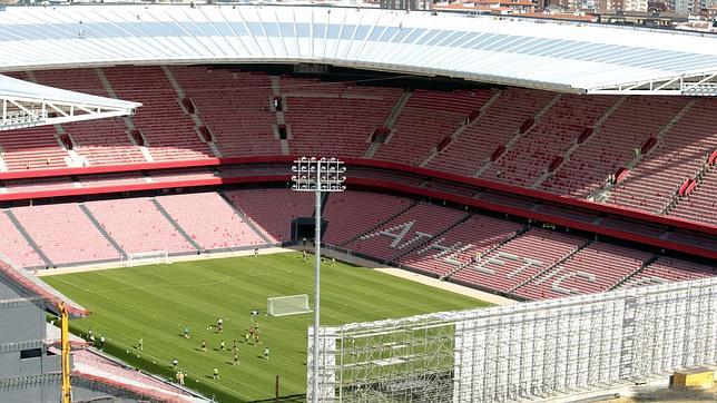 Primer entrenamiento del Athletic en el nuevo San Mamés
