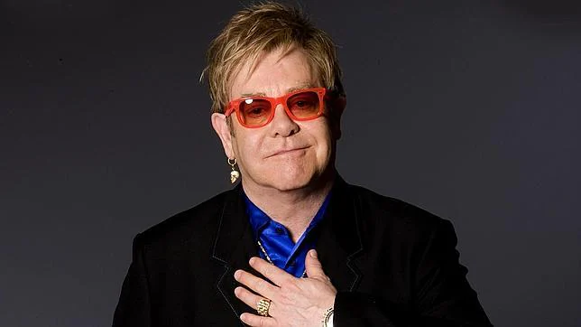Elton John: «Fui un monstruo, ahora soy mejor persona por mis hijos»