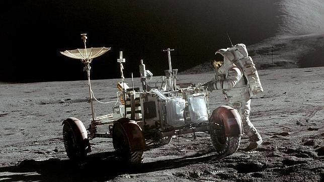 El polvo lunar puede ser muy peligroso para vehículos, equipos y astronautas