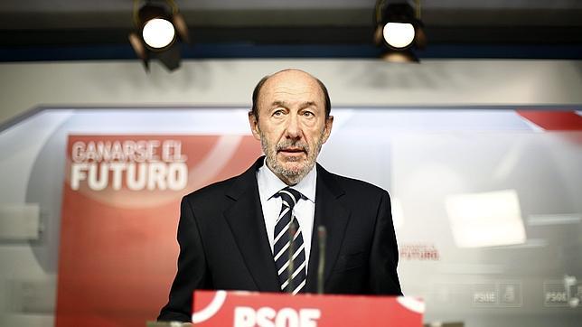 Rubalcaba responde a Chacón que «la renovación del PSOE ya está en marcha»