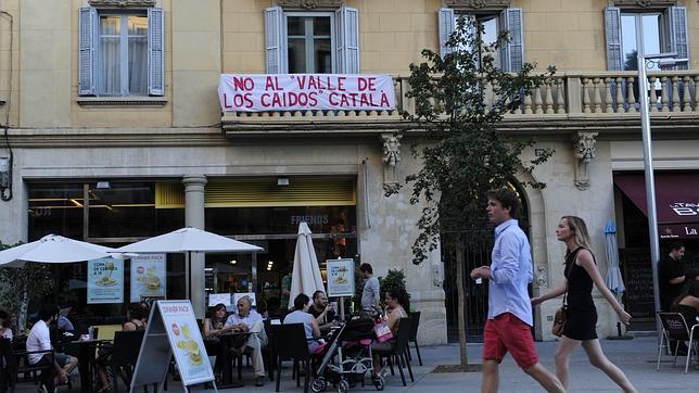 El Born dice «No al valle de los caídos catalán»