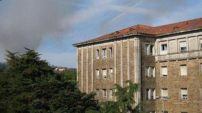 Un incendio en la parroquia de Sabugueira afecta de nuevo a la capital gallega