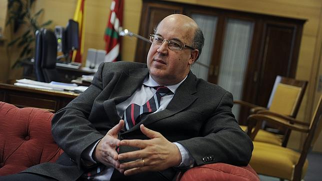 Los fiscales vascos pedirán a Seguridad que mantenga su escolta