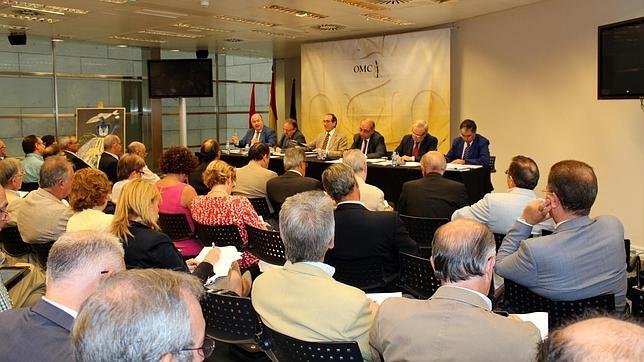 Los médicos critican el «intervencionismo» de la nueva ley de colegios profesionales