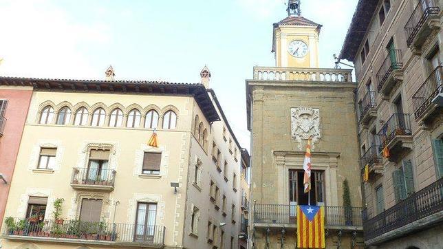 Al menos diez municipios y comarcas pagan cuotas independentistas con dinero público