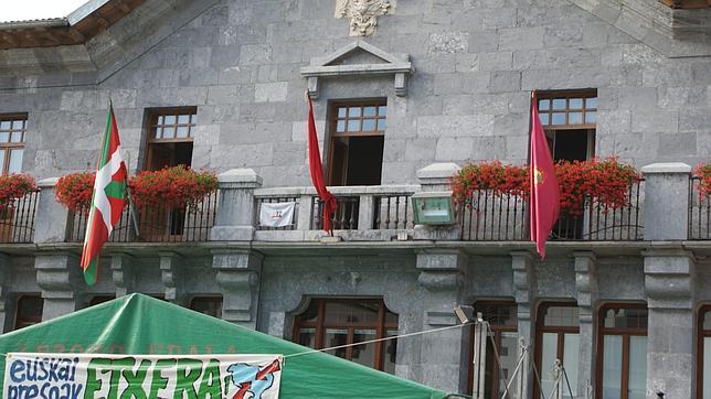 La izquierda abertzale de Leiza a Fernández Díaz: «No eres bienvenido»
