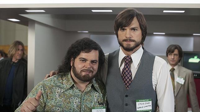 Jobs y Wozniak dan con el nombre de Apple en primicia en HoyCinema