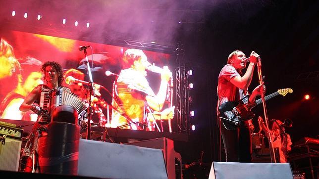 Así suena lo nuevo de Arcade Fire