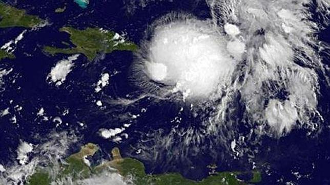 Las tormentas tropicales Gabrielle y Humberto se desplazan por el Atlántico