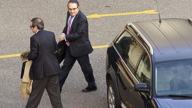 José Carceller (a la derecha), de Damm, encabezaba el bloque crítico a la gestión de Sousa