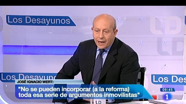 Wert asegura que con el rasero del 5,5 se deja a 10.000 aprobados sin beca