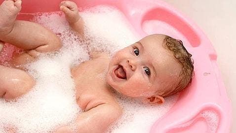 ¿Debe bañarse todos los días tu hijo?