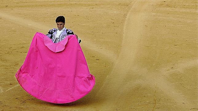 Francisco Rivera, toreando en una corrida goyesca
