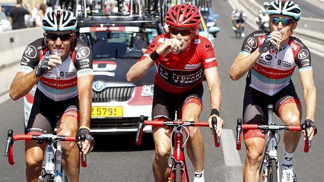 Matthews se lleva la etapa; Horner, la gloria