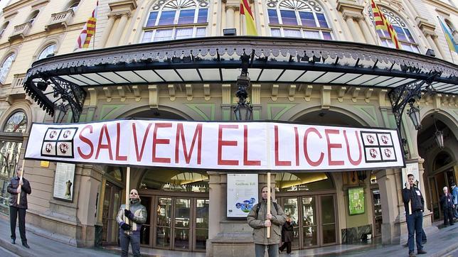 Liceo, un icono barcelonés a la deriva